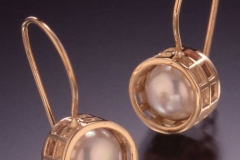 Caged Pearl Wire