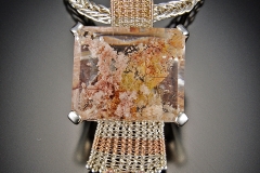 Lodolite in quartz