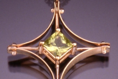 Princess pendant peridot