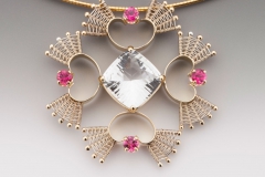 Queen-of-Hearts-necklace